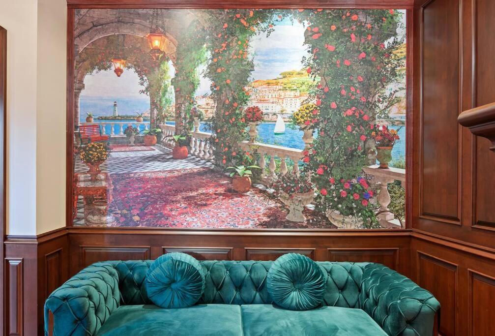 French Chateau W/Swim Spa & Theatre: 11,700 Sqft Calgary Extérieur photo
